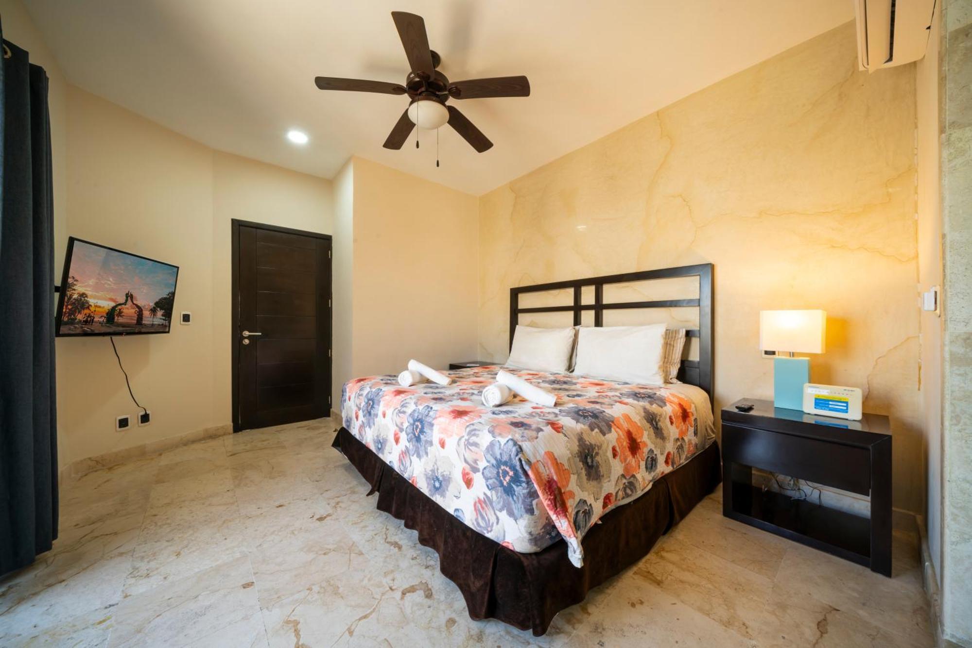 Beachfront 1 Bedroom Condo - El Faro, Surf 407 Playa del Carmen Exterior photo